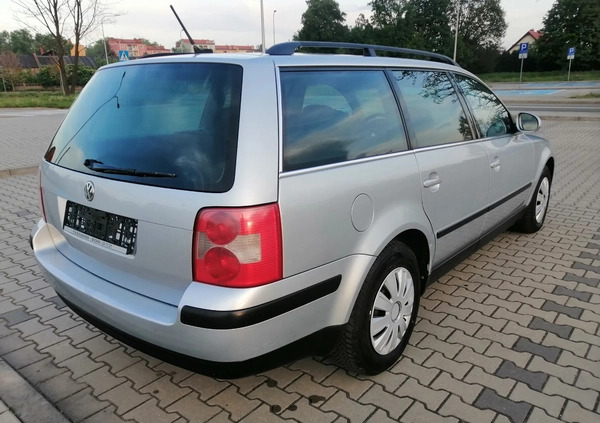 Volkswagen Passat cena 6600 przebieg: 186700, rok produkcji 2004 z Legnica małe 211